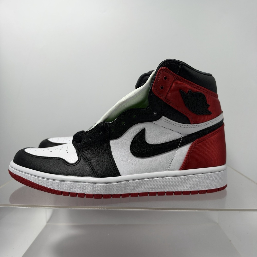 NEW! Nike Air Jordan 1 Retro High OG Satin Black Toe CD0461-016 Women's Size 10